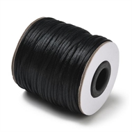 45 m. sort satin tråd. 2 mm.